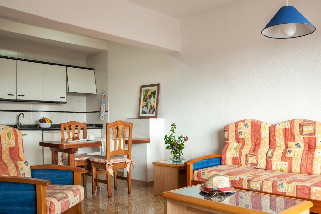 Opcion Roulette De Paya Hotels Es Pujols Room photo
